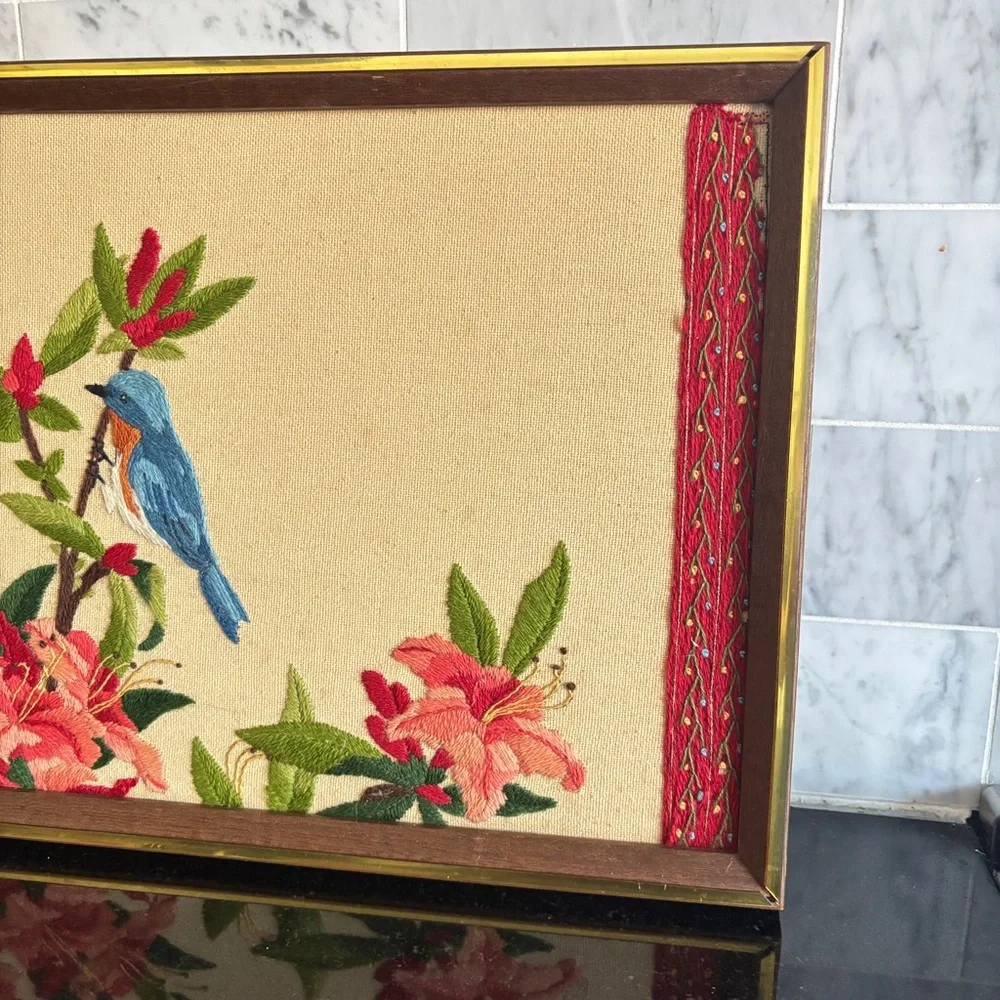 Vintage Framed Floral Crewel Embroidered Art “Songbird of the Orient” - Picture 5 of 8